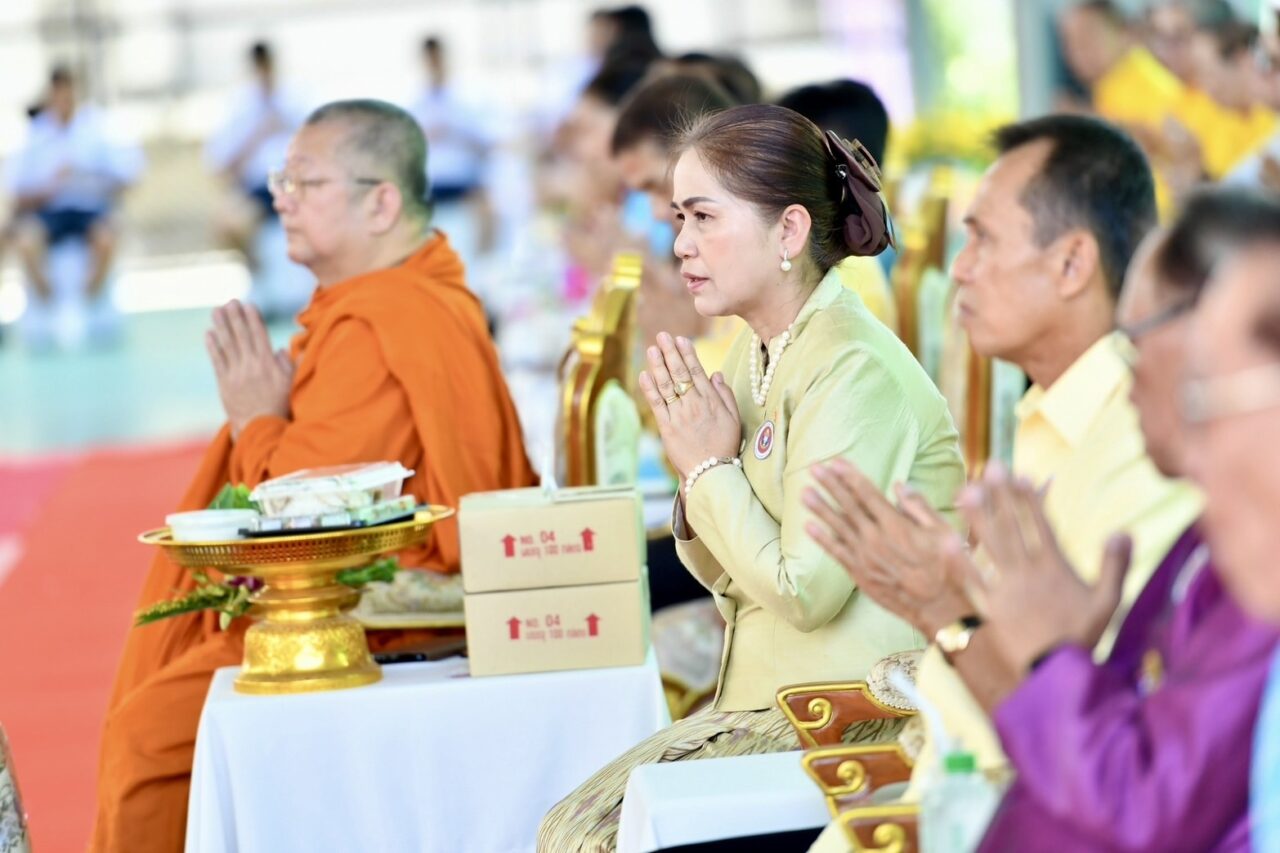 "โรงเรียนกีฬาสุพรรณบุรี"ทอดผ้าป่าเพื่อการศึกษาและกีฬาวันคล้ายวันสถาปนาโรงเรียน | เดลินิวส์