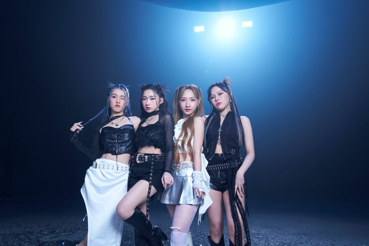 "Prisma"4 สาวแสบซ่ากับเพลง"Close Fan"ที่จะเปิดโลกใหม่สุดสดใสให้ใกล้ชิดยิ่งขึ้น | เดลินิวส์